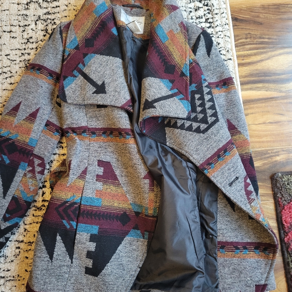 Tribal Patterned Gray Jacket - Picture 5 of 6